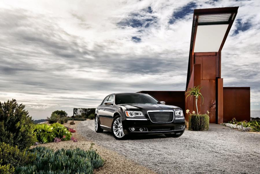  Chrysler 300C 2011 года  (фото 23 из 83)